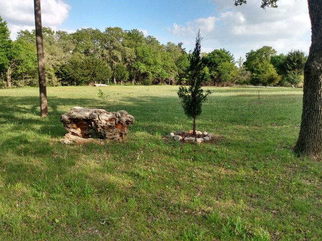 Foto del edificio - 739 Proctor Ln