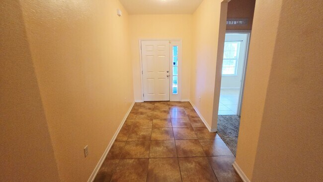 Building Photo - 2817 Moonstone Bend