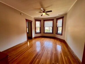 Building Photo - 3855 W Wrightwood Ave
