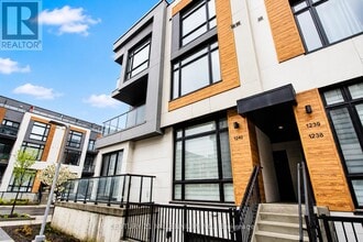 Building Photo - 10 David Eyer Rd
