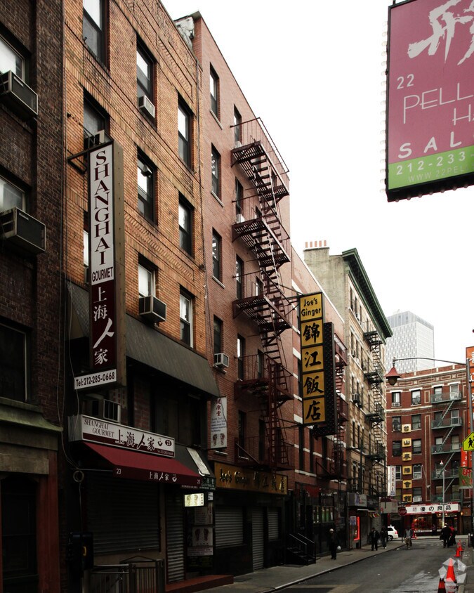 Building Photo - 25-27 Pell St