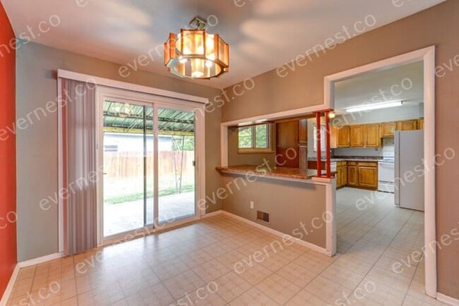 Foto del edificio - 3191 Troy St