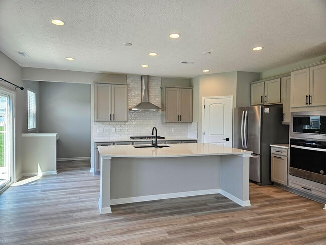 Building Photo - 8604 Apricot Wy