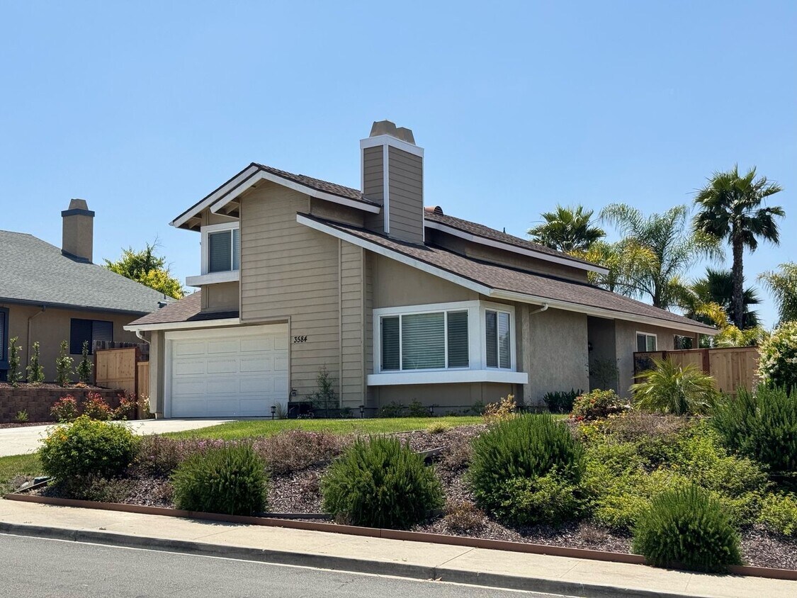Primary Photo - 3 Bedroom 2.5 Bath Home Near Lake Calavera!