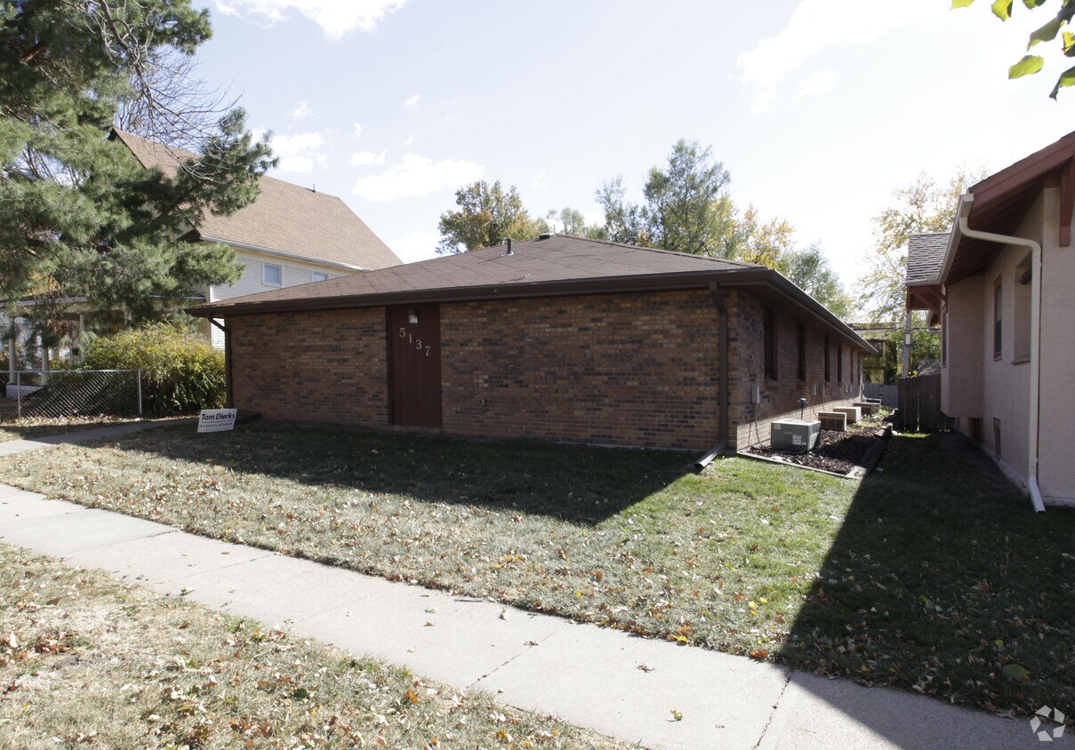 Building Photo - 5137 Walker Ave