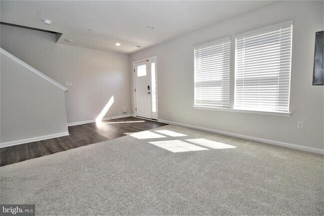 Foto del edificio - 9704 Ruby Lockhart Blvd