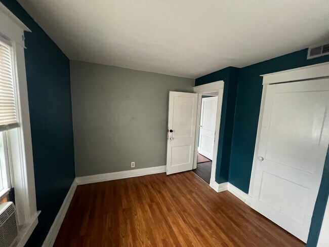 Building Photo - Spacious Single Family Home