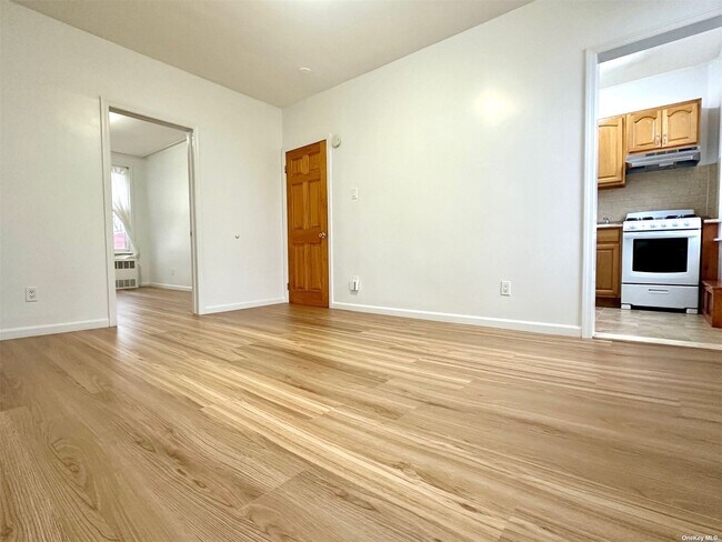 Building Photo - 17-27-27 Decatur St