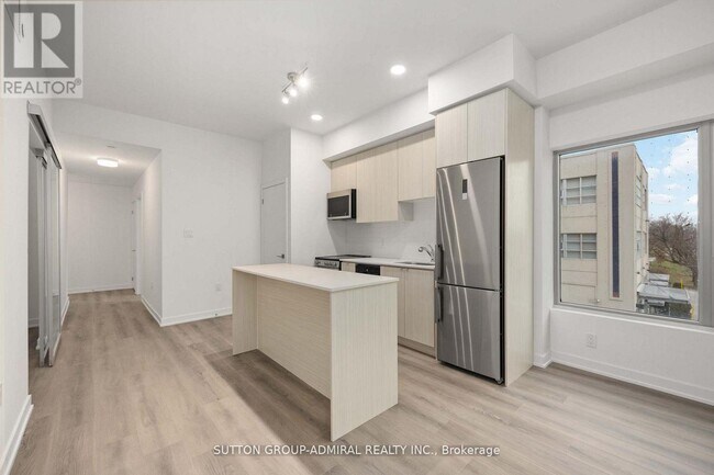 Photo du bâtiment - 2433 Dufferin St