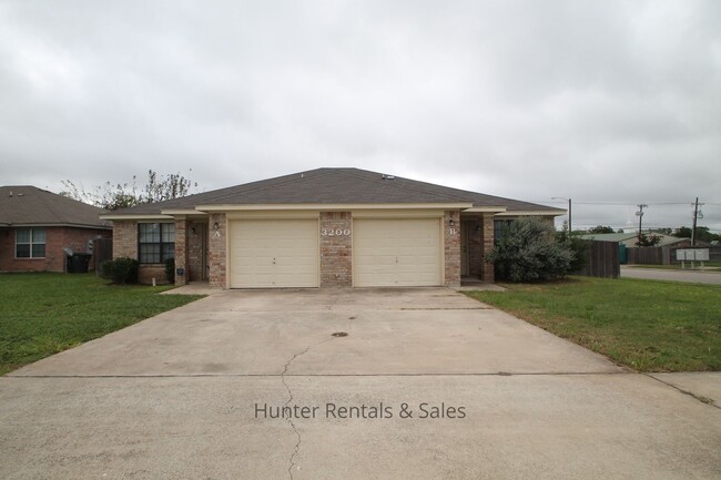 Building Photo - 3200 Denia Ct