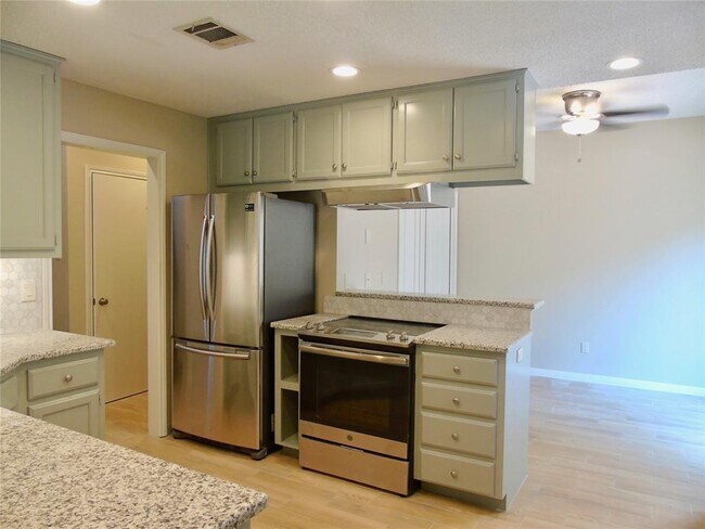 Foto del edificio - 6703 Ohenry Cove