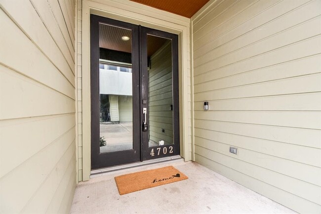 Building Photo - 4702 Austin St