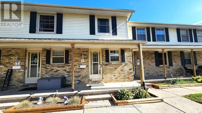 Building Photo - 143 Wellesley Crescent