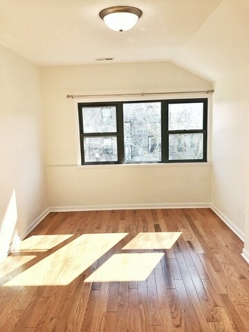 Foto del edificio - 1657 N PAULINA St