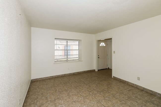 Foto del edificio - 3003 Falk Ct