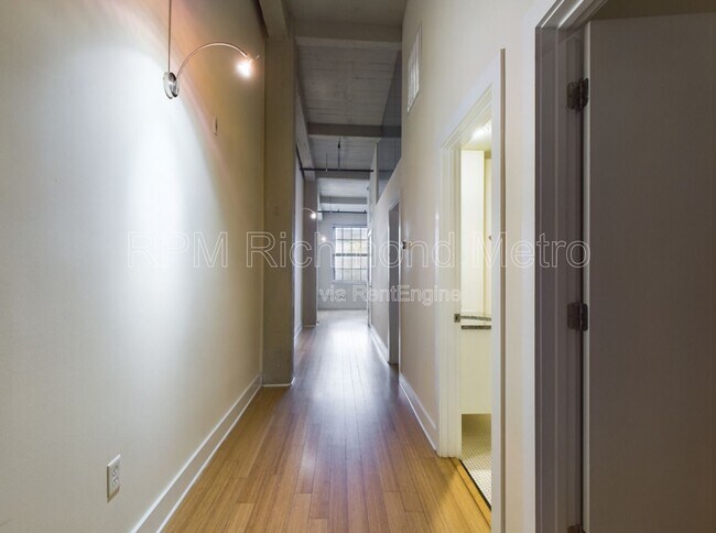 Building Photo - 815 Perry St