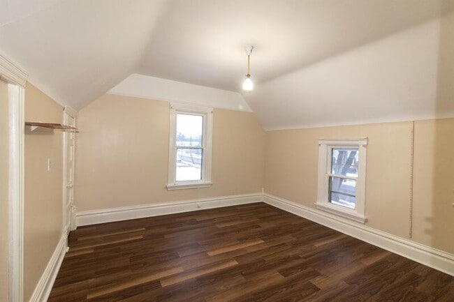 Foto del edificio - 867 8th Ave SE