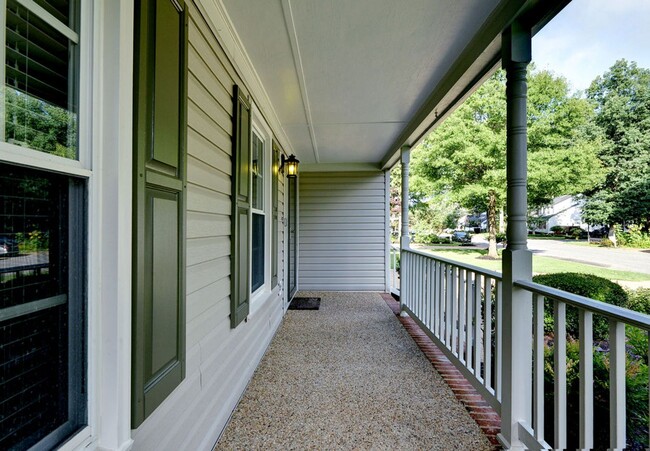 Building Photo - Renovated and Updated Woods of Tabb Home