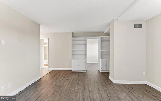 Foto del edificio - 501 Slaters Ln