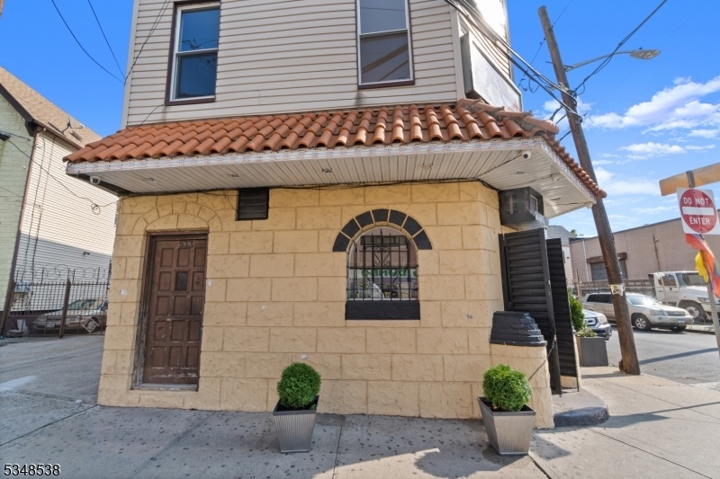 Foto principal - 533 Ferry St