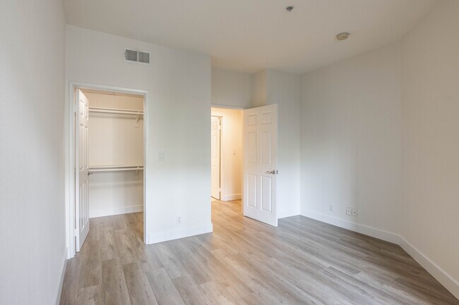 Foto del edificio - 620 S Gramercy Pl