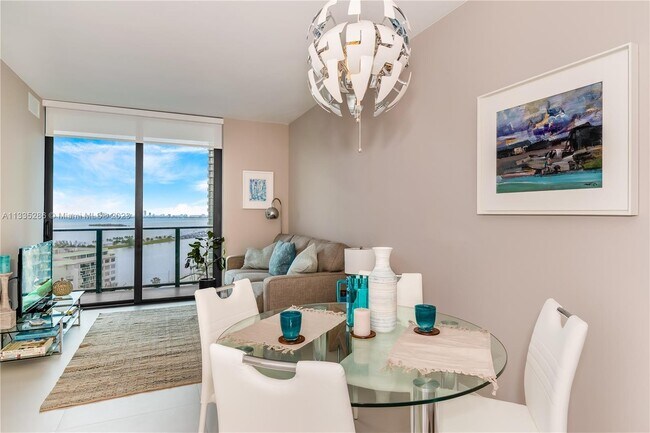 Foto del edificio - 501 NE 31st St