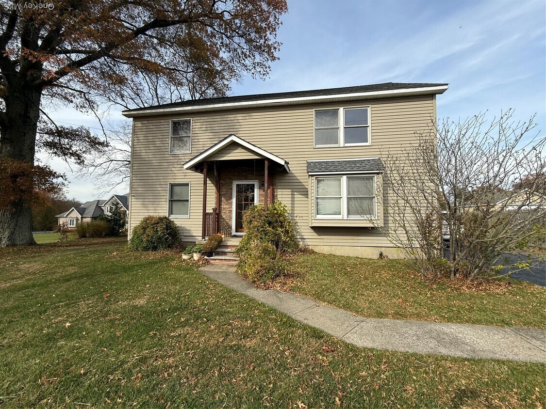 Foto principal - 247 Orrs Mills Rd