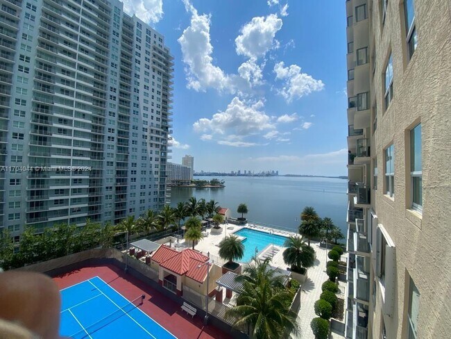 Foto del edificio - 1155 Brickell Bay Dr