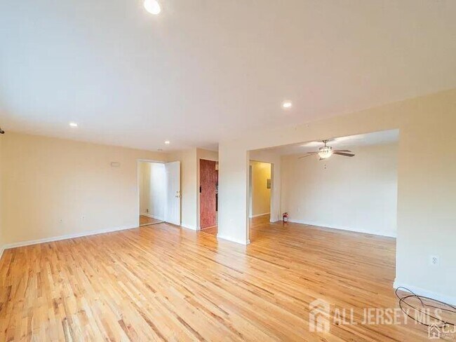 Foto del edificio - 44 N Whittier St