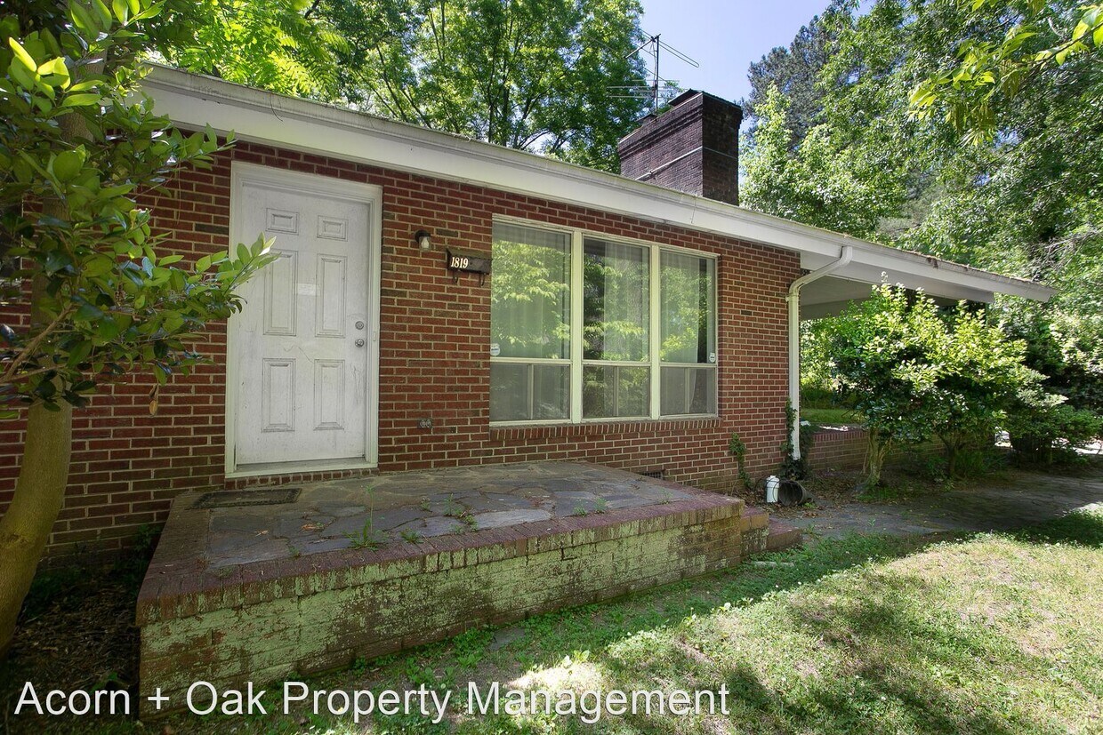 3 Br 2 Bath House 1819 S Roxboro Street House For Rent In Durham Nc Apartments Com
