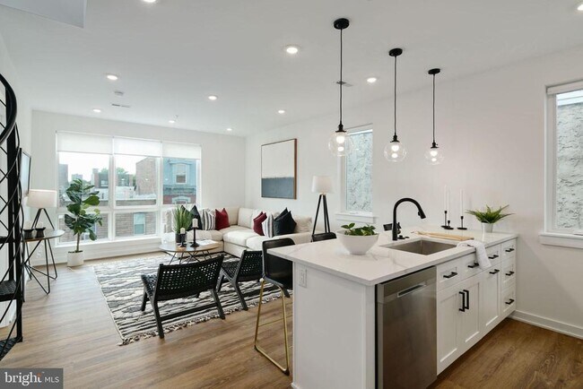 Foto del edificio - 2421 N Mascher St