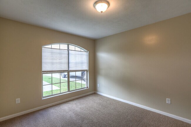 Foto del edificio - Beautiful Pine Landing Townhomes