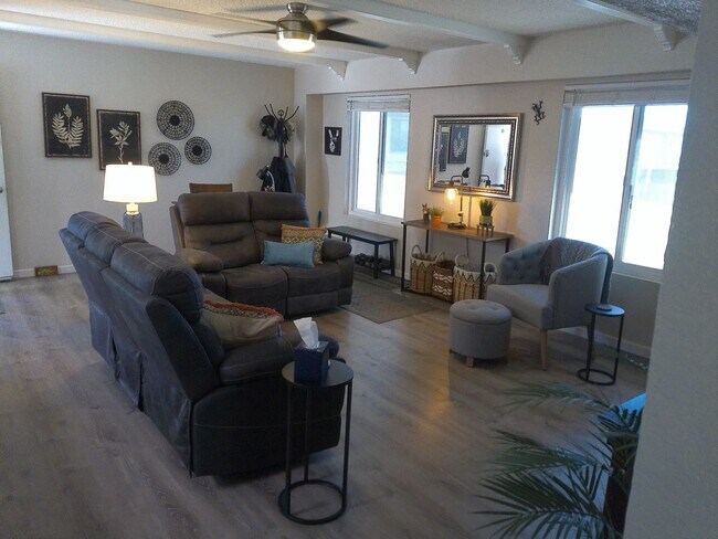 Foto del edificio - Beautiful updated condo in Los Lagos Upstairs unit. Available March 15 to Dec 31st 2026