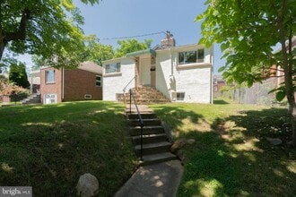 Building Photo - 1226 N Taylor St