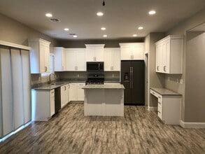 Building Photo - 1001 W Curly Hollow Dr