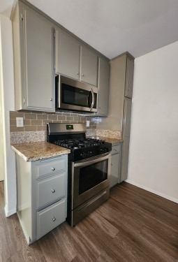 Interior Photo - 1410 Wellesley Ave