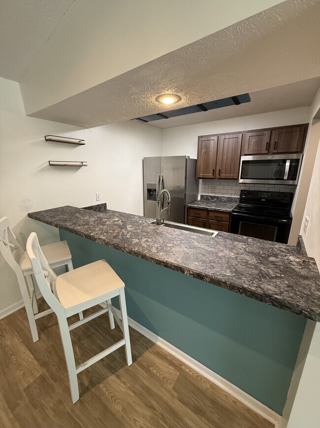 Building Photo - 914 Carom Cir
