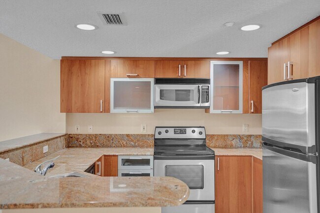 Foto del edificio - 201 Golden Isles Dr