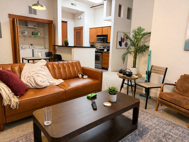 Foto del edificio - 10 W 10th St