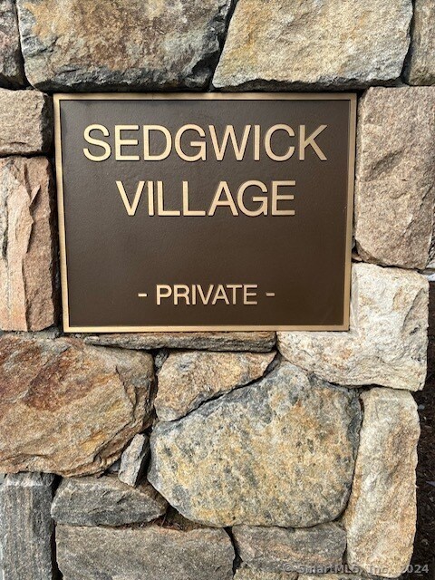 Building Photo - 20 Sedgewick Village Ln