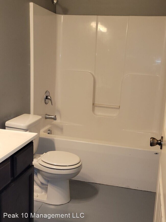 Building Photo - 3 br, 1 bath House - 404 N Madison