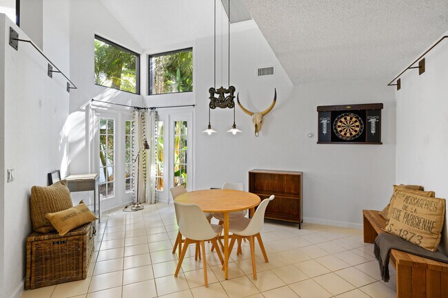 Foto del edificio - 2411 Windsor Way Ct