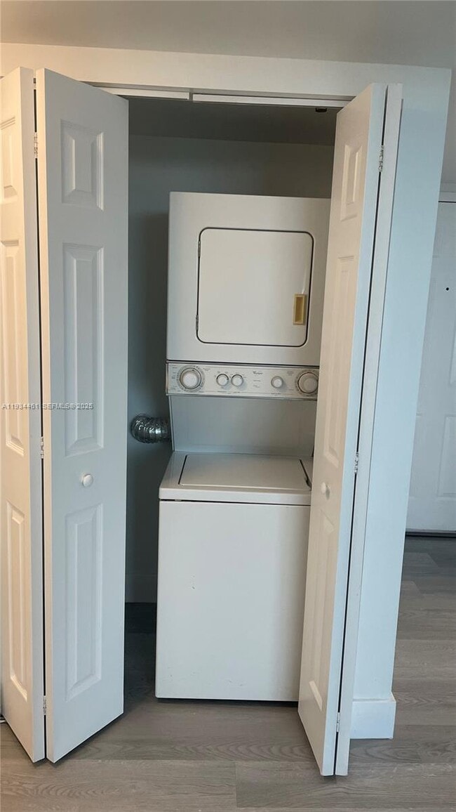 Foto del edificio - 3000 Coral Wy