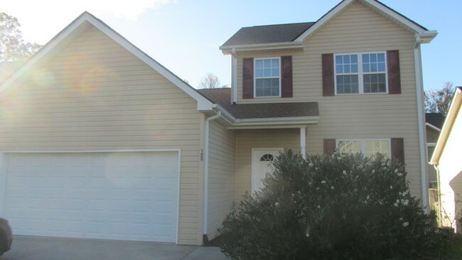 Building Photo - 122 Woodcreek Cir