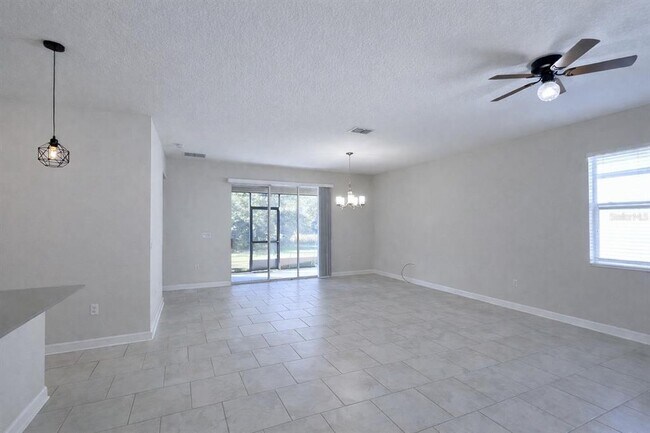 Foto del edificio - 3943 Cortland Dr