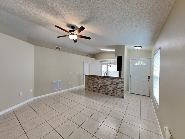 Building Photo - 1053 Vista Palma Way