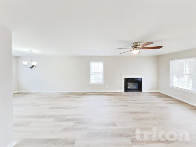 Building Photo - 301 Bedford Park Dr