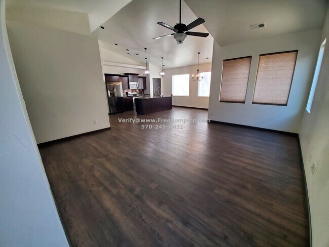 Foto del edificio - Just Like New – Move-In Ready Home in Gran...