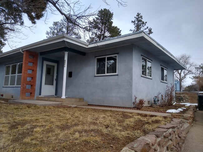 Building Photo - 602 47th St