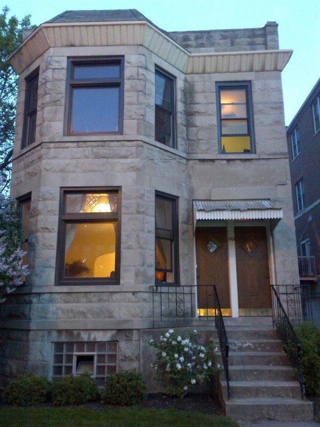 Building - 1713 W Irving Park Rd